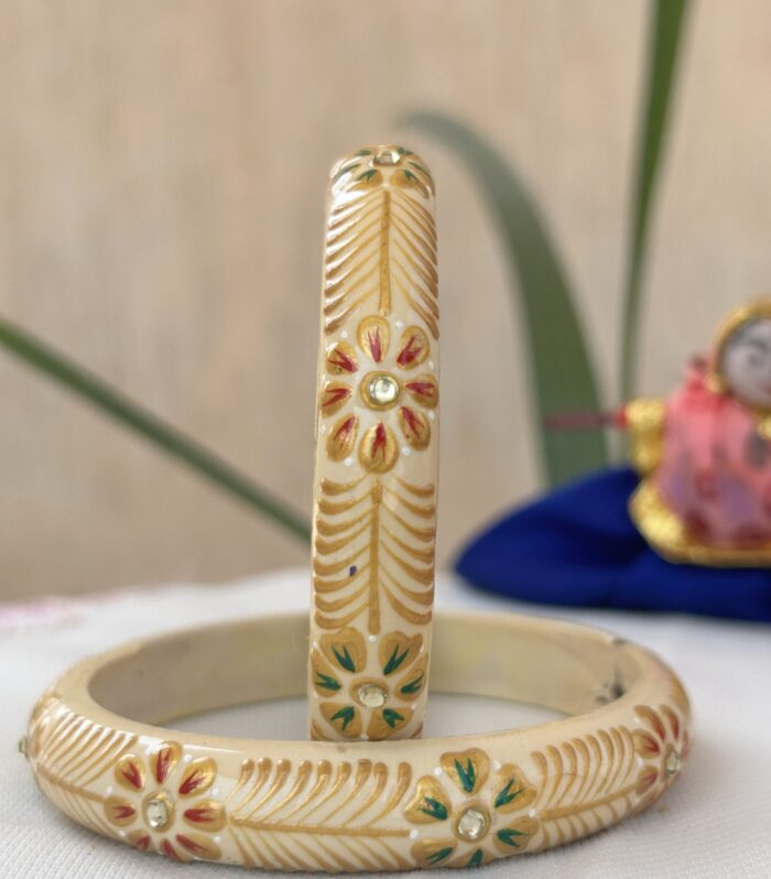 Jaipuri Handmade Hand-Painted Lac Bangles – Beige Floral Design with Golden Detailing and Stone Accents