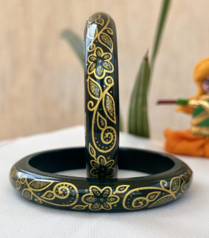 Elegant Jaipur Handmade Lac Bangle with Golden Floral Motif